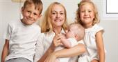 Доплата к пенсии для многодетных матерей с тремя детьми